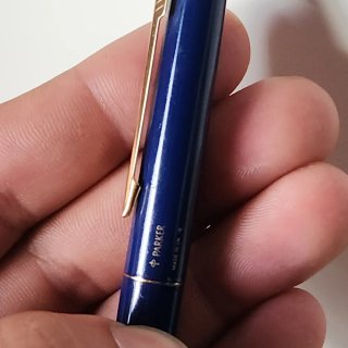 Lote 2 bolígrafos: Montblanc y Parker