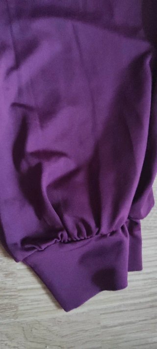 Camiseta Shein manga larga burdeos