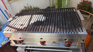 Parrilla de piedra volcánica profesional