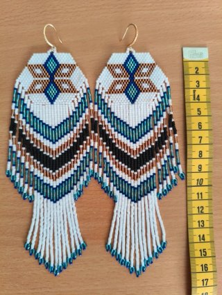 Pendientes largos bordados