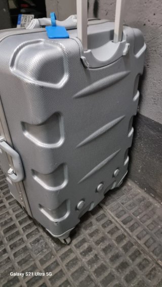 Maleta de viaje ambasador  gris con ruedas sin lla