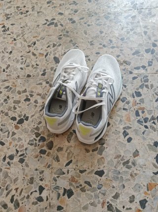 Zapatillas New Balance 520 Blancas