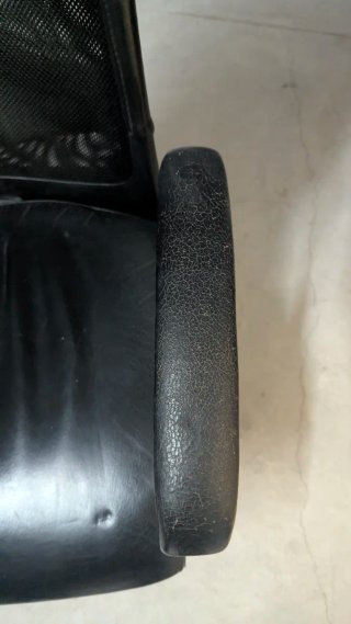 Silla de oficina ergonómica negra