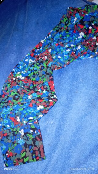 Vestido corto manga larga estampado
