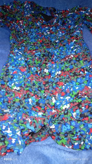Vestido corto manga larga estampado