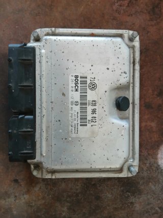 Centralita ECU Bosch VW Golf IV 038 906 012 L