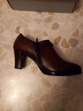 Zapatos de tacón cómodos marrones