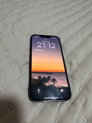 iPhone 13 Pro Verde + Asus Vivobook