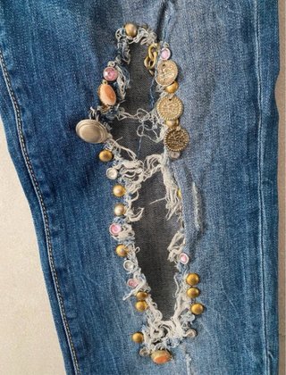 Jeans Zara strappati con applicazioni