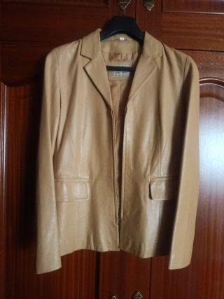Chaqueta de piel  genuína beige