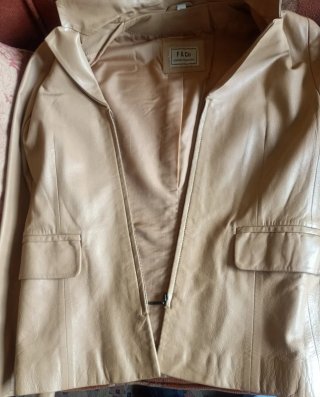 Chaqueta de piel  genuína beige