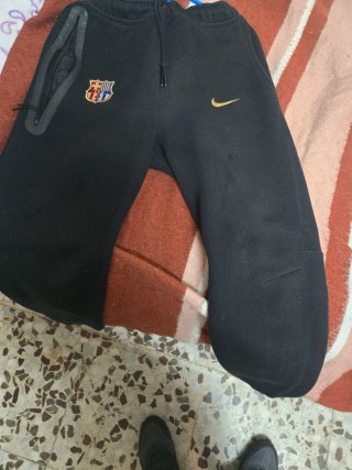 Chándal FC Barcelona Nike Tech Negro y Dorado URGE