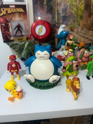 Lotto giocattoli vintage e moderni Marvel Disney