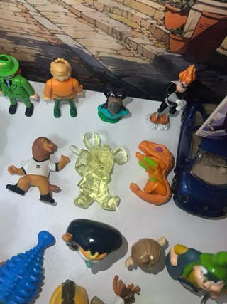 Lotto giocattoli vintage e moderni Marvel Disney