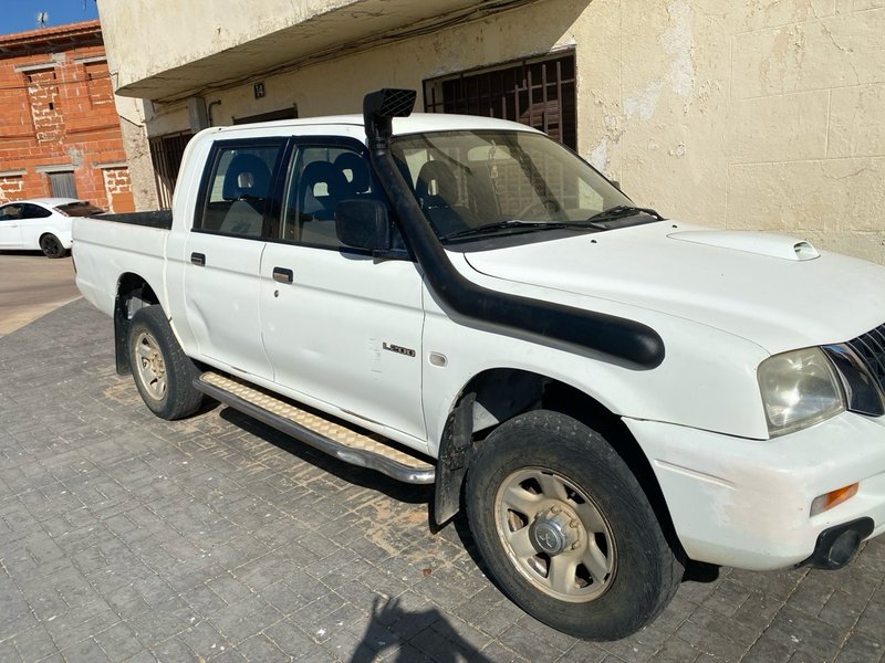 Mitsubishi L 200 2002 - foto 1