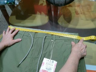 Pantalón cargo Pull&Bear (Talla 46)