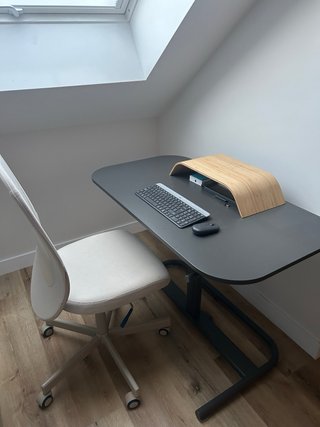 Silla de oficina - beige con respaldo de malla