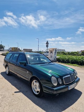 Mercedes-Benz E430 S210