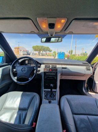 Mercedes-Benz E430 S210