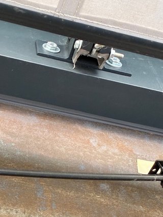 Pérgola de aluminio con toldo retráctil.
