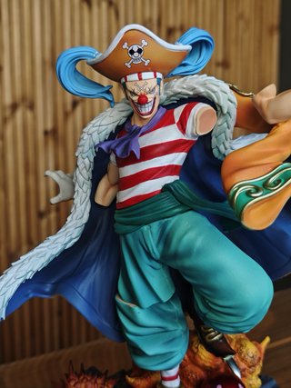 Figura Buggy “ El Payaso “ One Piece  - 25cm