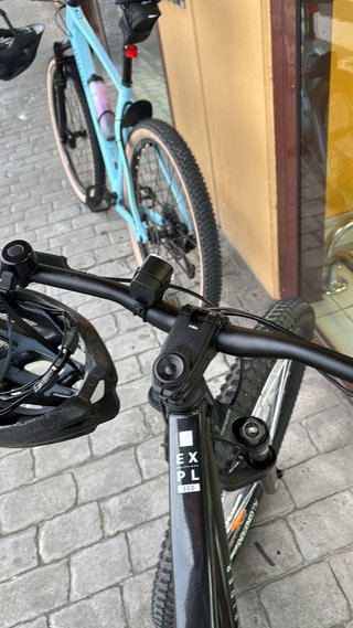 Bicicleta MTB Negra Poco Uso