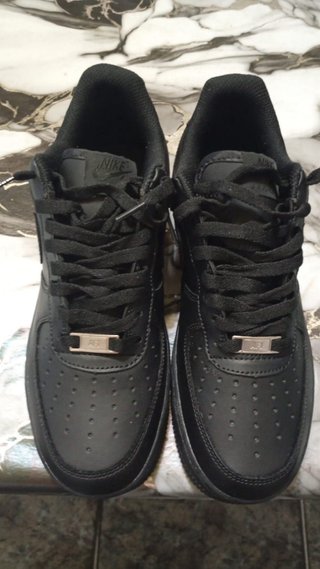 Nike Air Force 1 Negras Talla (41)