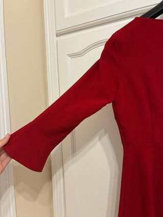 Vestido rojo elegante Corte Inglés con etiqueta