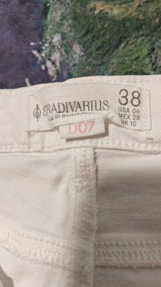 Pantalón blanco Stradivarius Talla 38