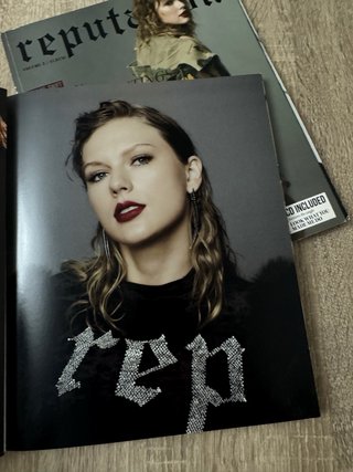Taylor Swift CDs y Revistas (Reputation, Red, Spea