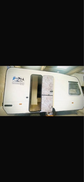 Caravana Adria +750kg con documentación + avance