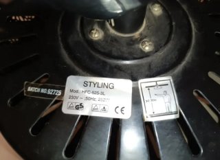 Ventilador de techo negro con ratán