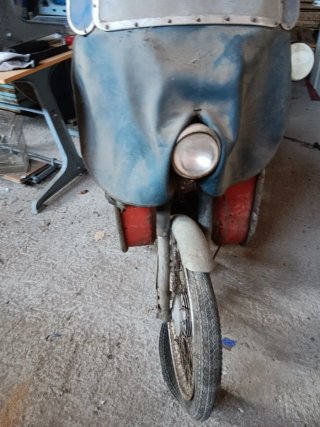 Motos antiguas tipo ciclomotor marca derbi de 49 c