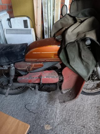 Motos antiguas tipo ciclomotor marca derbi de 49 c