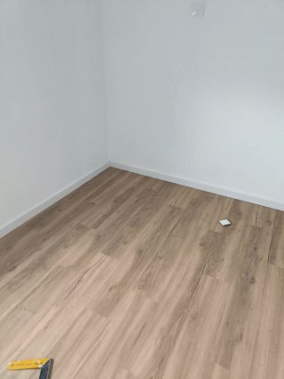 Instalador de rodapié  Rápido y eficiente