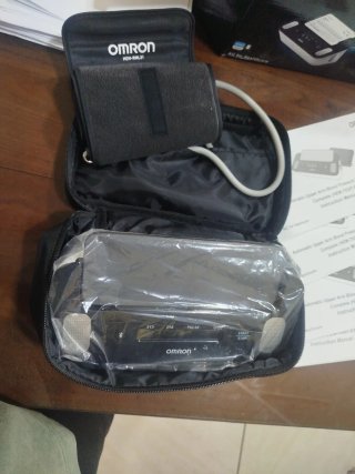 OMRON Complete Tensiómetro Brazo Inteligente