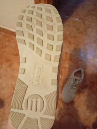 Zapatillas Mustang Mujer Beige y Dorado
