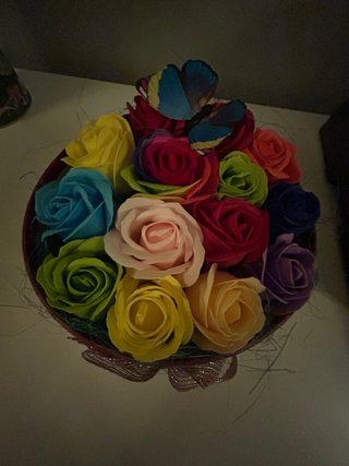 Caja regalo flores de jabón con mariposa