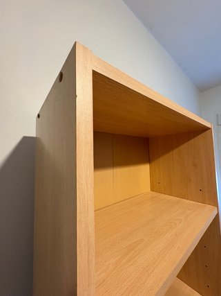 Estantería de madera clara (roble/haya)