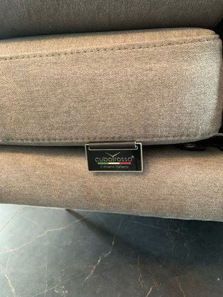 Bellissimo divano 4 posti Cuborosso grigio tessuto