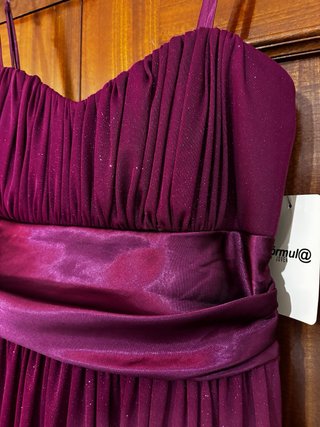 Vestido de fiesta morado brillante