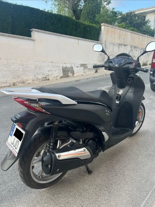 Honda SH300 Negra - Impecable
