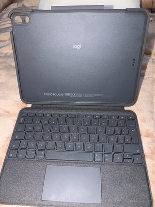 iPad Air 4ª Gen (2020) + logitech folio touch