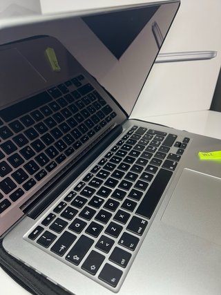 Apple Macbook Pro 13” -  Pari al NUOVO - Full Set