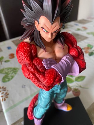 Dragon Ball GT Vegeta SSJ4 Figure 31cm
