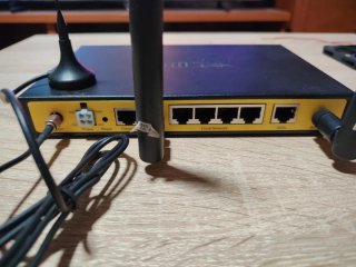 Router Industrial 4G LTE WiFi Four Faith F3834