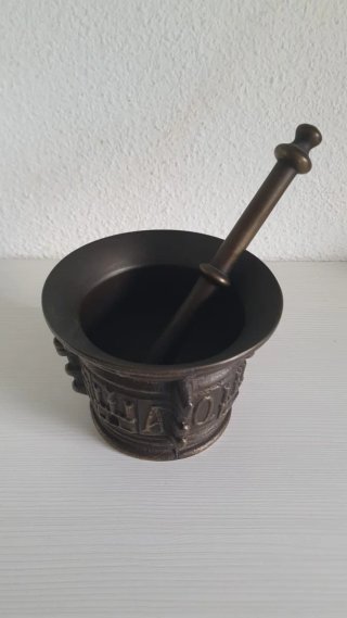 Almirez de bronce antiguo 4k