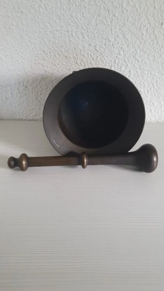 Almirez de bronce antiguo 4k