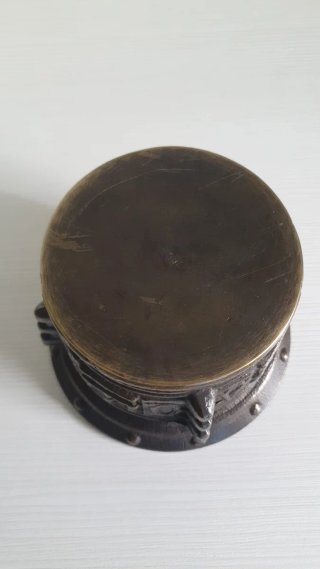 Almirez de bronce antiguo 4k