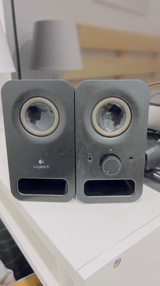 Altavoces Logitech Negros